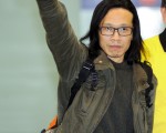 一度遭中共当局扣留的香港社运人士杨匡昨日被逐出境，晚上返抵香港。（摄影：宋祥龙／大纪元）