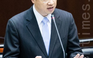 行政院长江宜桦提到，行政部门正在整理核四相关所有数据，日后将清楚对外说明停建核四的利弊得失。（摄影：陈柏州 ／大纪元）