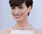 安妮•海瑟薇（Anne Hathaway）在電影《悲慘世界》中已用倫敦口音拍攝，相信這次演出《窈窕淑女》也不成問題。(Jason Merritt/Getty Images)
