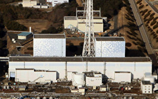 在311東日本地震遭海嘯重創的福島第一核電廠，18日晚間斷電後19日電力仍未恢復，導致1、3、4號機組廢核燃料貯存池的冷卻裝置停擺。儘管貯存池逐漸升溫，營運商說沒有立即危險。（JIJI PRESS/AFP）
