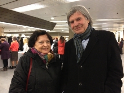 国际子公司董事总经理Václav Matátko先生和太太看完美国神韵纽约艺术团于2013年4月3日在布拉格的第二场演出之后说:“演出建立在创世造物基础上。”(摄影:黄芩/大纪元)
国际子公司董事总经理Václav Matátko先生和太太看完美国神韵纽约艺术团于2013年4月3日在布拉格的第二场演出之后说:“演出建立在创世造物基础上。”(摄影:黄芩/大纪元)
