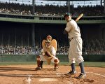 講述美國職棒大聯盟史上的第一名黑人棒球手傑基·羅賓遜的影片《42號傳奇》，輕鬆摘下上週北美排行榜的冠軍。（圖/Courtesy of Warner Bros. Pictures）