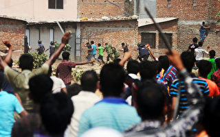 樓塌逾三百死 孟加拉工人抗議