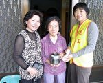 送餐到宅  社區據點溫暖關懷長者