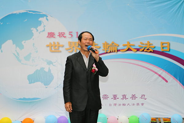 前立委黄仁杼认同法轮功提升人类健康、促进世界和平的精神。(摄影:林仕杰/大纪元) 前立委黄仁杼认同法轮功提升人类健康、促进世界和平的精神。(摄影:林仕杰/大纪元)
