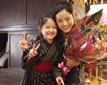 《阿信》電影版由新人童星濱田茲音,與日本女星上戶彩飾演母女。(圖/海鵬提供)