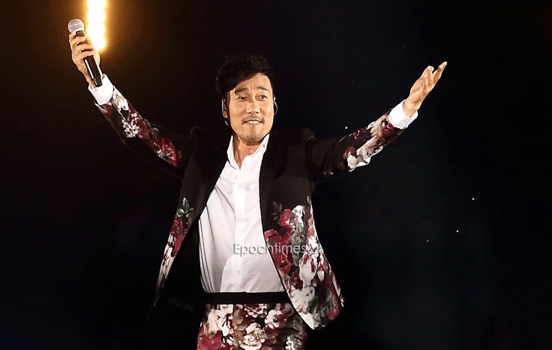 韓歌手李文世首爾演唱會 現場人氣爆棚 | 大紀元