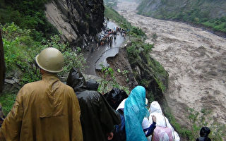 组图：北印度暴雨成灾 逾60死近6万人受困