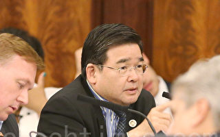 市议会推翻彭博否决 带薪病假法实施
