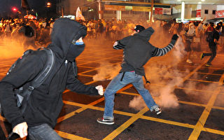 球場內外都熱鬧 巴西警民衝突