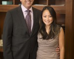 张敏芳小姐和公司创始人、总裁Shawn Elliott先生。（摄影：爱德华/大纪元）