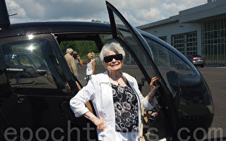 96歲圓夢想 加拿大老壽星乘上直升機