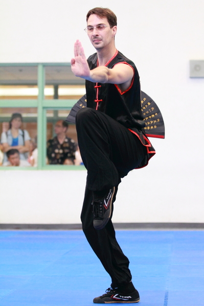 2013年新唐人第四屆「全世界華人武術大賽」亞太初賽男子器械組選手王虎。(許基東/大紀元) 
