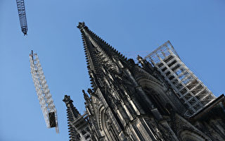 160米！這種大吊車德國科隆大教堂頭回用