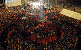 突尼西亚反政府示威4万人参加