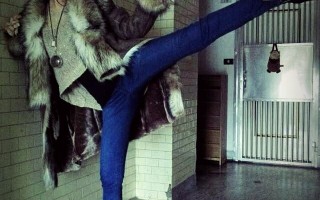 樂明明勤練健美體態 騎車踢腿發想練拳擊