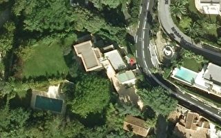 谷歌街景实拍中能够搜索到这幢别墅的卫星鸟瞰图。（网络截图）