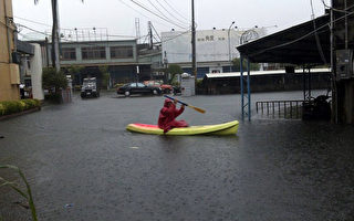 組圖：康芮颱風暴雨猛灌南台灣 強降雨往北擴展