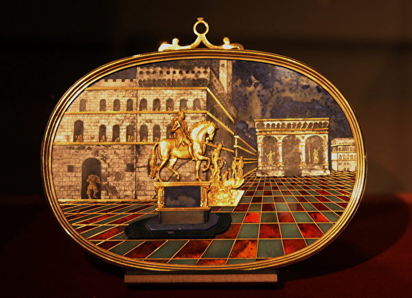 大公工作坊 Bernardino Gaffuri和Jaques Bylivelt作,领主广场全景图,1599-1600,18x25.5公分,掐丝彩石马赛克(青晶石、玉髓、鸡血石、水晶、玛瑙、镀金铜线、金),佛罗伦斯碧堤宫。(章乐/大纪元) 大公工作坊 Bernardino Gaffuri和Jaques Bylivelt作,领主广场全景图,1599-1600,18x25.5公分,掐丝彩石马赛克(青晶石、玉髓、鸡血石、水晶、玛瑙、镀金铜线、金),佛罗伦斯碧堤宫。(章乐/大纪元)