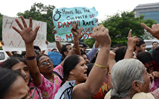 印度巴士輪暴女大學生致死案 4嫌判絞死