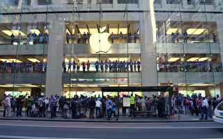 iPhone 5S 5C全球熱賣 蘋果粉絲大排長龍