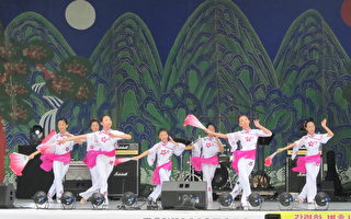 韩裔大型庆中秋节上的中国舞