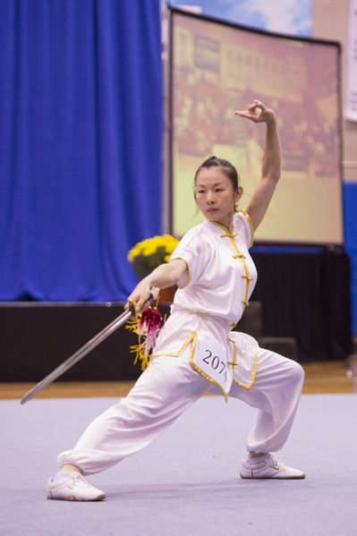 新唐人第四屆「全世界華人武術大賽」來自台灣的溫青倪獲得女子器械組的銀獎。（戴兵／大纪元）