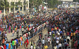 孟加拉工人持续第四天抗议 要求月薪104美元