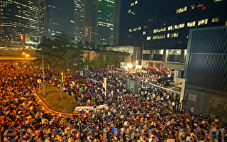 五万香港市民包围政总 梁振英阵营大溃败