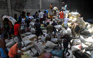 菲国灾民不满 军方救援增难度