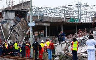南非兴建中建物突倒塌 压50人