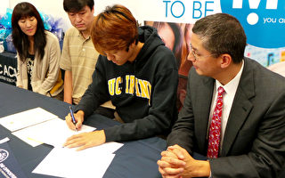 尔湾华裔留学生签约全美男排冠军队伍