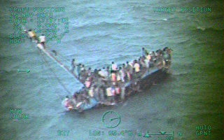 货船巴哈马翻覆 约30移民丧生