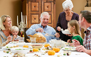 美國人如何過感恩節：各種聚會與「火雞快跑」