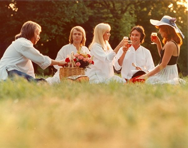 70年代流行天團ABBA(阿巴合唱團)。(台北電影節提供) 70年代流行天團ABBA(阿巴合唱團)。(台北電影節提供)
