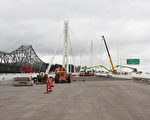 2013年8月8日，舊金山新海灣大橋工程現場。（馬有志/大紀元）