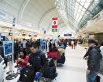 週二（1月7日）上午，嚴寒天氣導致多倫多皮爾遜國際機場600航班取消或延誤，數千乘客滯留 。（加通社）
