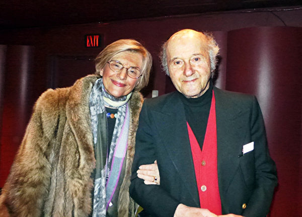 來自希臘的輕紡專家Michael Molokotos和Eleni Molokotos於2014年1月17日在林肯中心大衛‧寇克（David H. Koch）劇場。（蔡溶/大紀元）