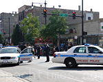 NBC电视台新剧《芝加哥烈焰》及《芝加哥警署》曾在中国城地区多次取景。图为《芝加哥警署》在桥港区拍摄警车追贼场景。（温文清/大纪元）
