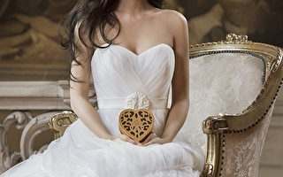 楊穎穿婚紗拍宣傳照 望婚禮溫馨浪漫