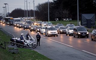 巴黎出租車非平等競爭鬧大事 政府當和事佬