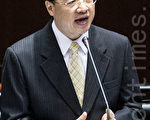 行政院长江宜桦指出，会一周内查明户政系统是否有被转包至中国。（陈柏州 ／大纪元）