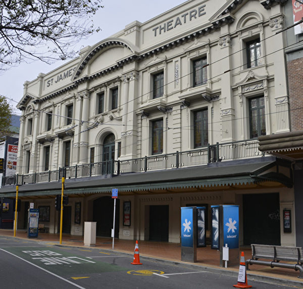 被誉为“皇冠上的明珠”的新西兰惠灵顿的圣詹姆斯剧院。（李维／大纪元）
