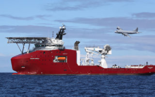澳洲海盾號已偵測到5個海面下聲波訊號。（AFP）