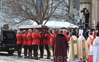 加拿大前财长国葬 近两千人出席