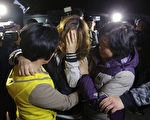 岁月号罹难家属听到噩耗后悲痛欲绝。(Chung Sung-Jun/Getty Images)
