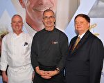 台北亚都丽致推出“澳洲明星主厨飨宴”，中间为Chef Bert Lozey ，右为亚都丽致大饭店总经理Mr. Robert Gerber，左为亚都丽致行政总主厨 Chef Robert Brown。（亚都丽致提供）