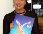 4月26日晚，在澳大利亞黃金海岸藝術中心，神韻國際藝術團舉辦的第四場演出，讓前專業芭蕾舞演員Helane Morrow深感震撼。（袁麗/大紀元）