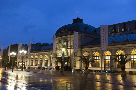 德国巴登巴登歌剧院是德国第一大，欧洲第二大歌剧院。（Matthias Kehrein/大纪元）