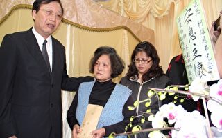 弔唁病逝警 陳威仁：不希望再有警察倒下